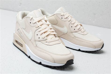 nike air max essential creamweiß|Nike Air Max shoes.